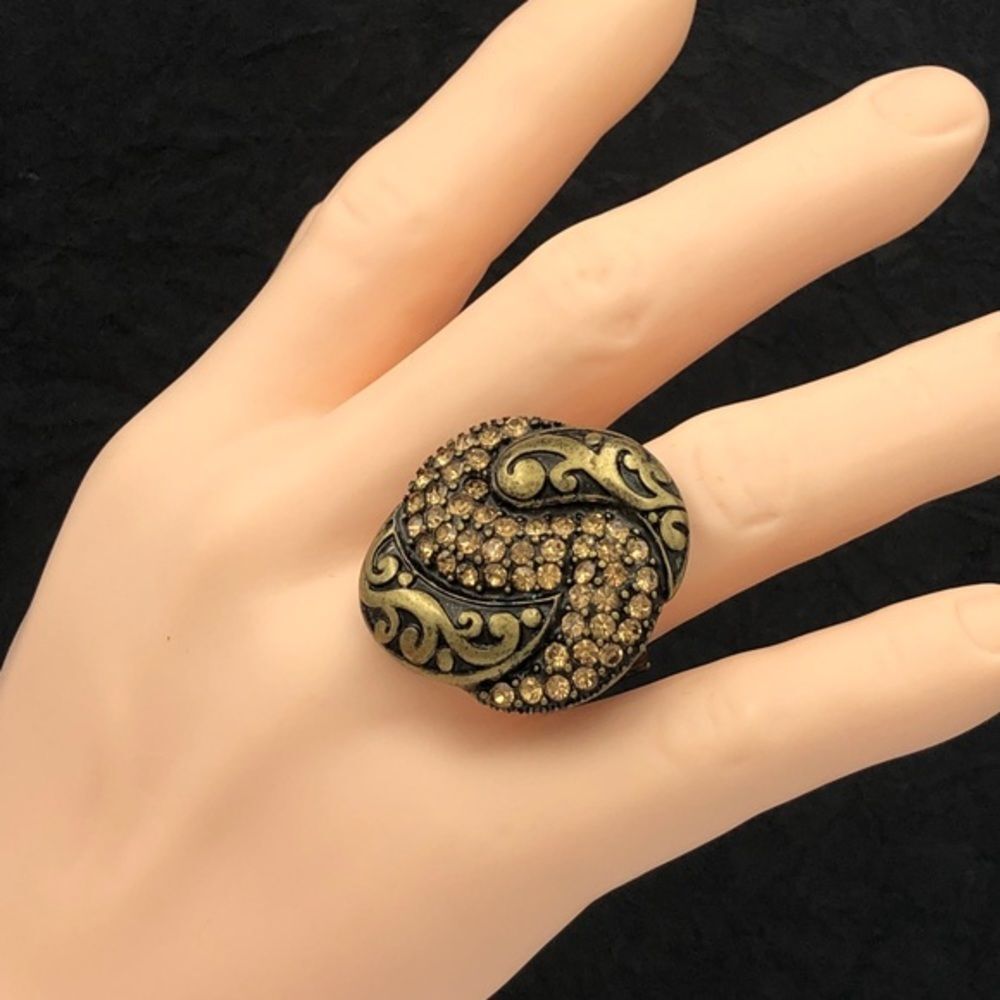 Gold Rhinestone Statement Cocktail Stretch Ring - Picture 2 of 3